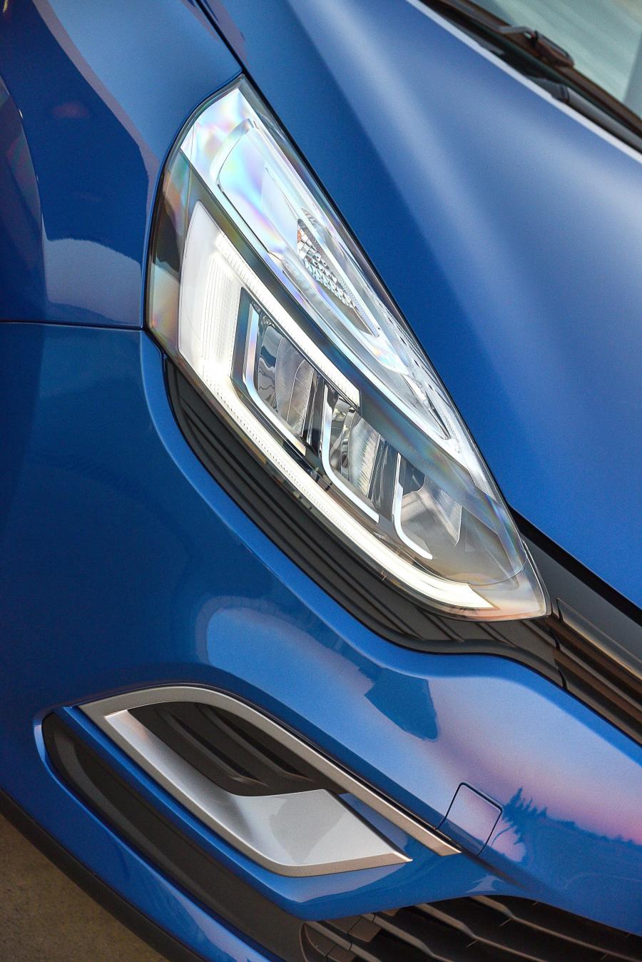 Детали экстерьера Renault Clio GT Line 2017 года  (ZA) (фото 8 из 17)